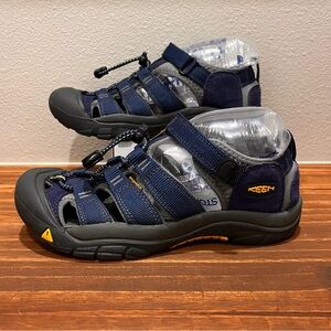 Keen Sandals Boys US 4 Newport H2 Waterproof Comfort Casual Camp Hike Travel